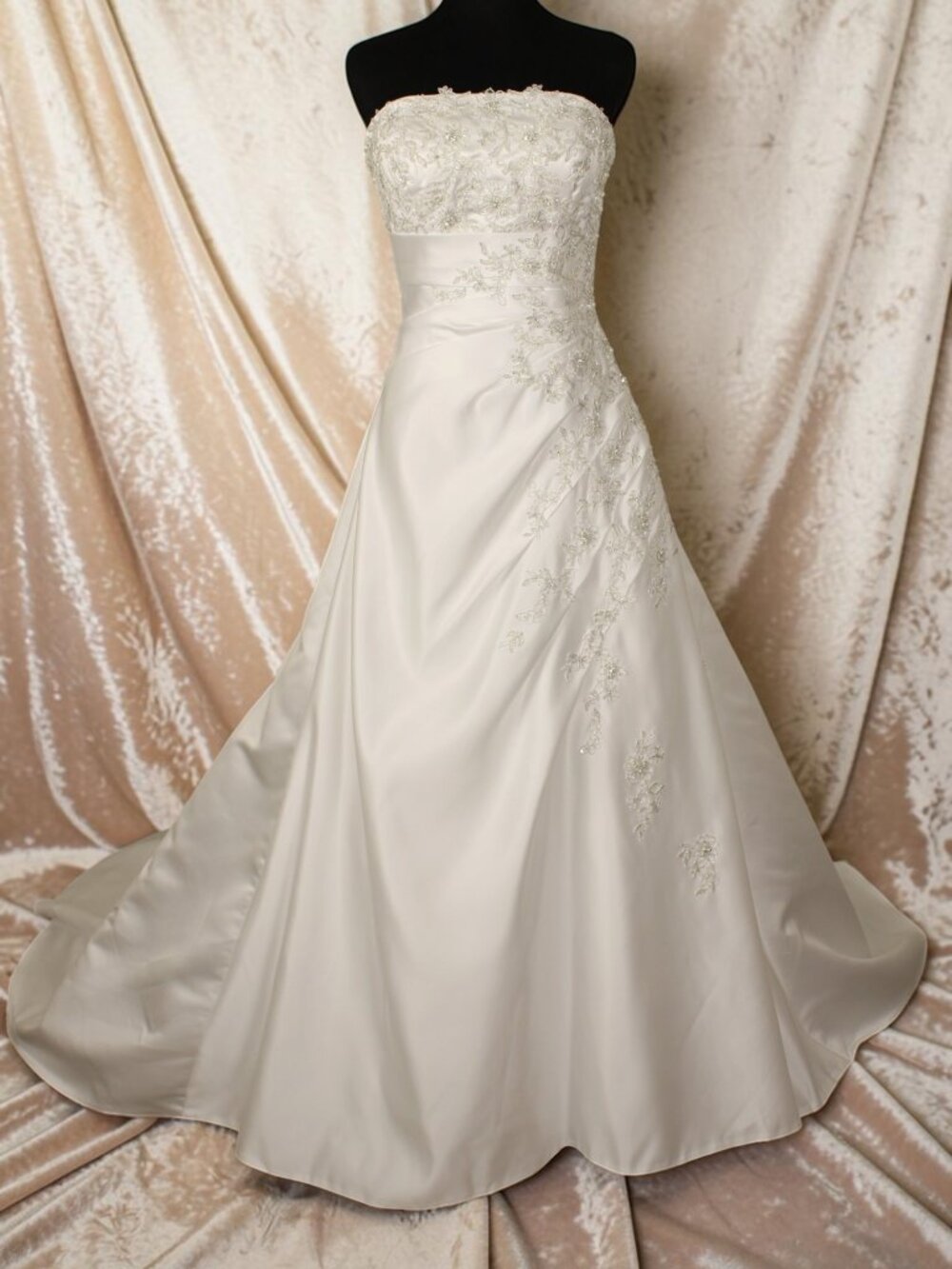 DaVinci Bridal Style #8354 – White/Silver Beaded Wedding Gown